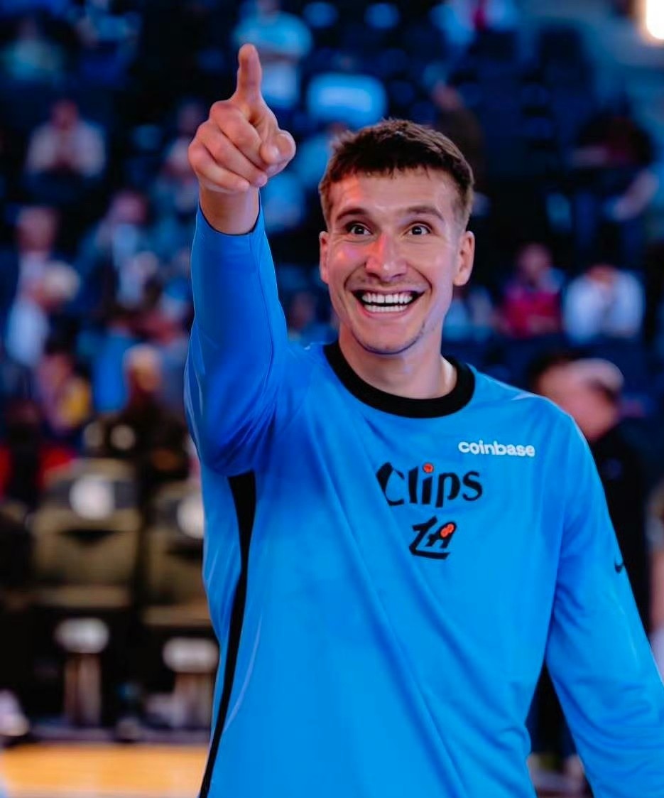 关于莱万多夫斯基迎来五赛季高光表现，快船球迷沸腾！的信息